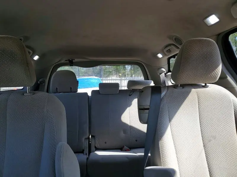 2013 TOYOTA SIENNA LE 8-PASSENGER  
