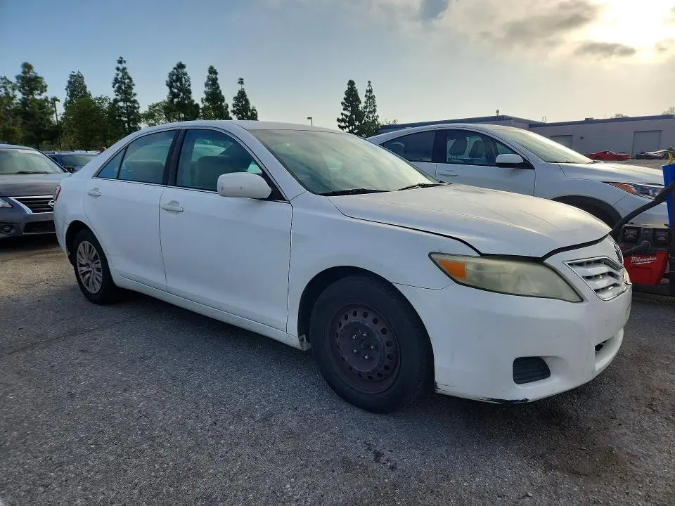 2011 TOYOTA CAMRY LE  