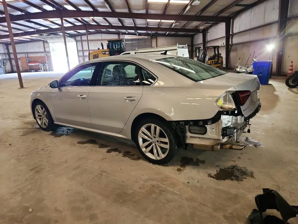 2018 VOLKSWAGEN PASSAT SE  