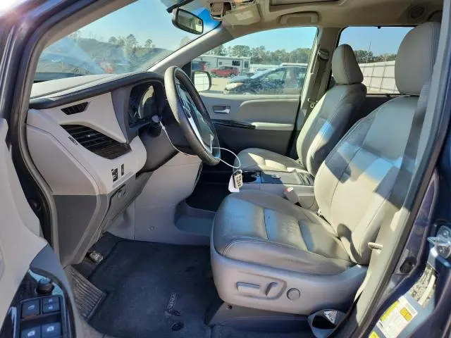 2015 TOYOTA SIENNA XLE  