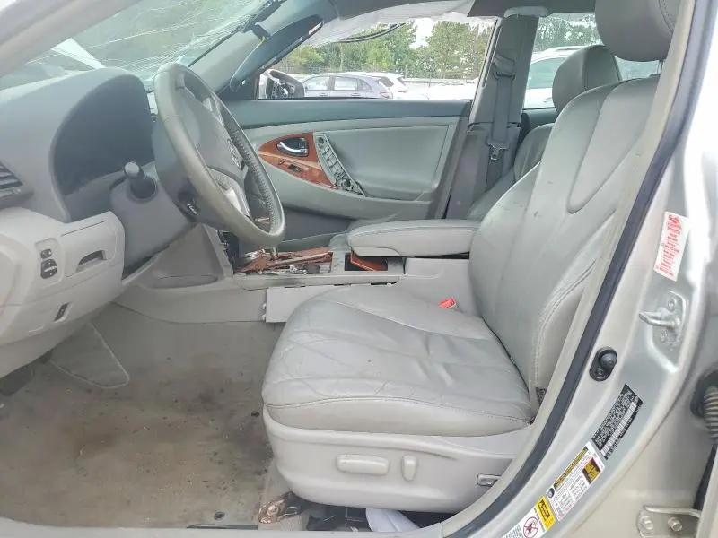 2010 TOYOTA CAMRY XLE  