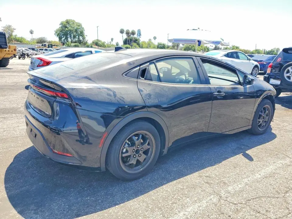 2025 TOYOTA PRIUS LE  