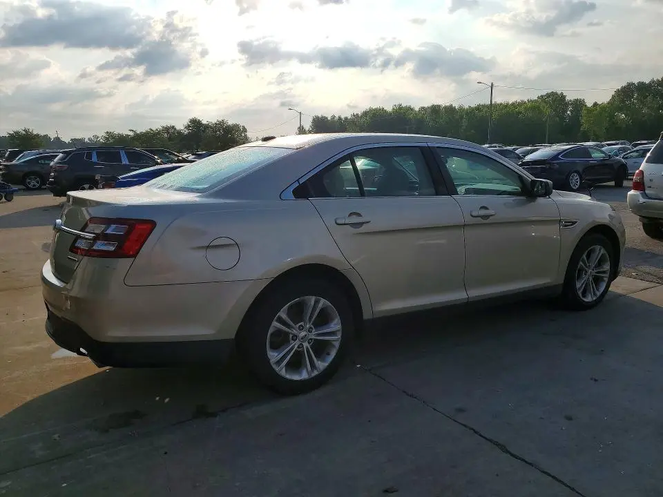 2017 FORD TAURUS SE  