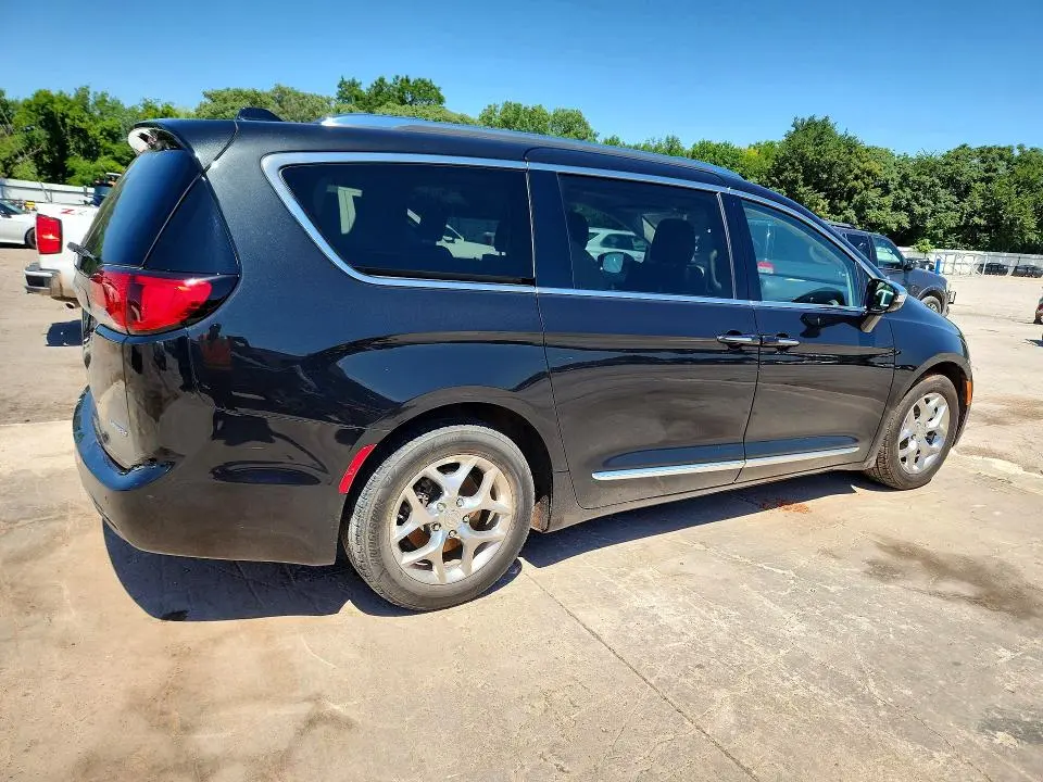 2019 CHRYSLER PACIFICA LIMITED  