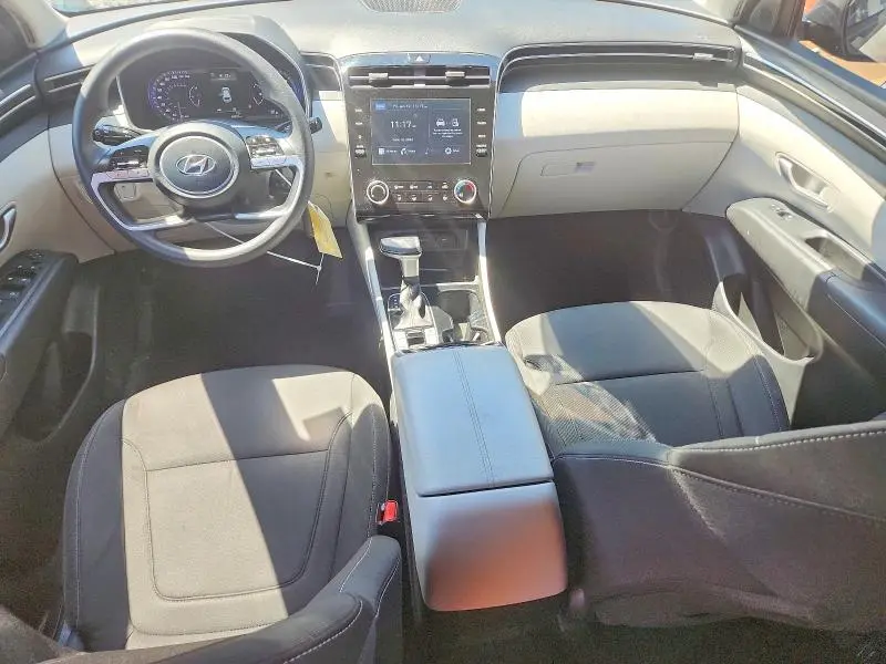 2022 HYUNDAI TUCSON SE  