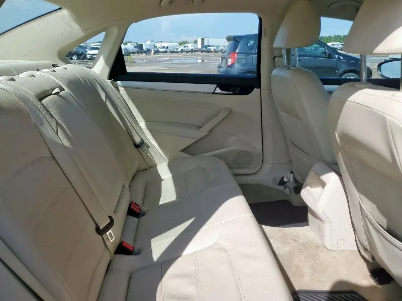 2012 VOLKSWAGEN PASSAT SE  