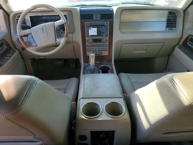 2011 LINCOLN NAVIGATOR   