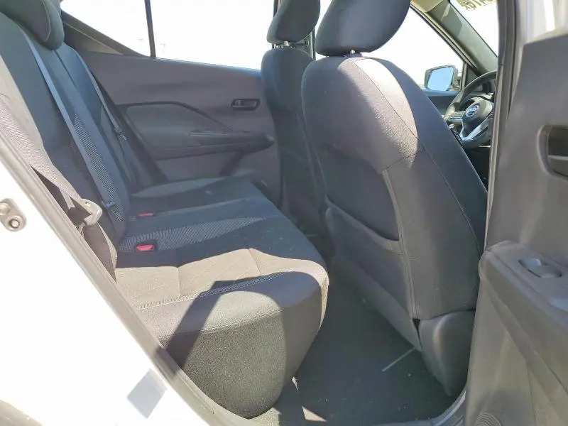 2019 NISSAN KICKS S  