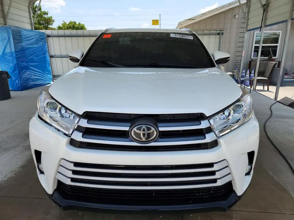2018 TOYOTA HIGHLANDER XLE  