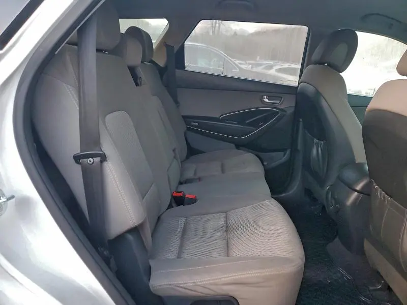 2016 HYUNDAI SANTA FE SE  