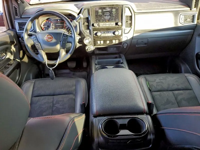 2024 NISSAN TITAN PRO-4X  