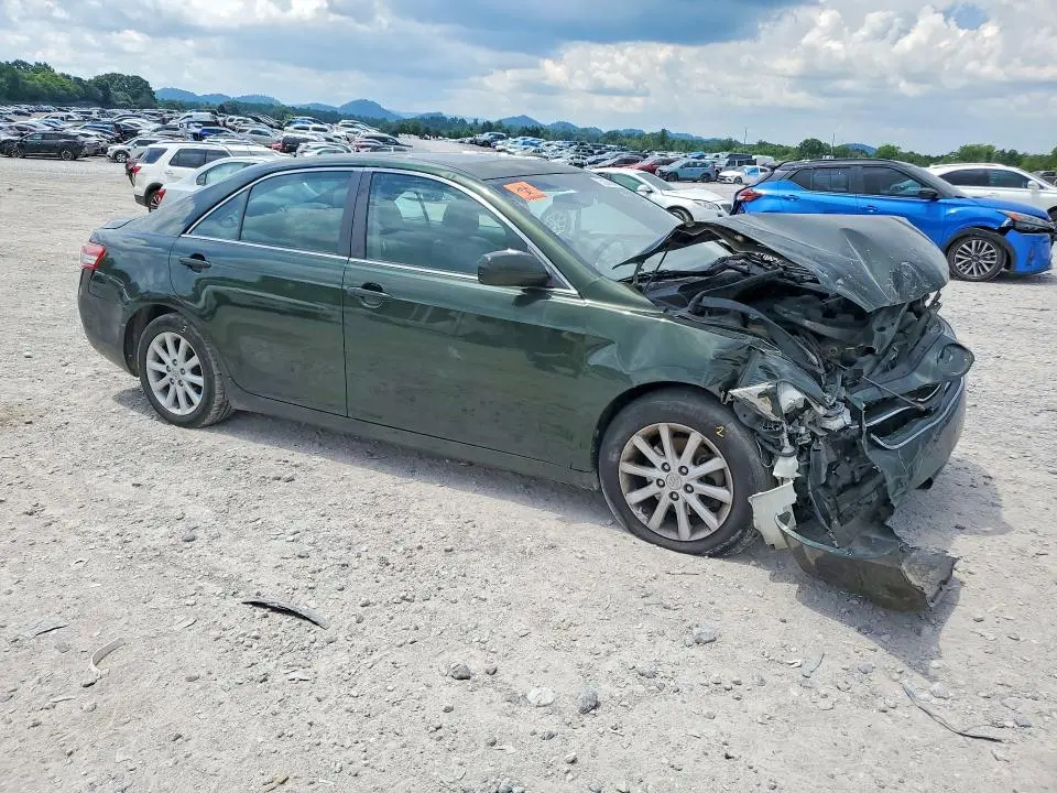 2010 TOYOTA CAMRY XLE  