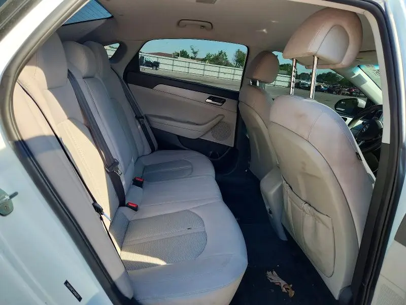 2018 HYUNDAI SONATA SE  
