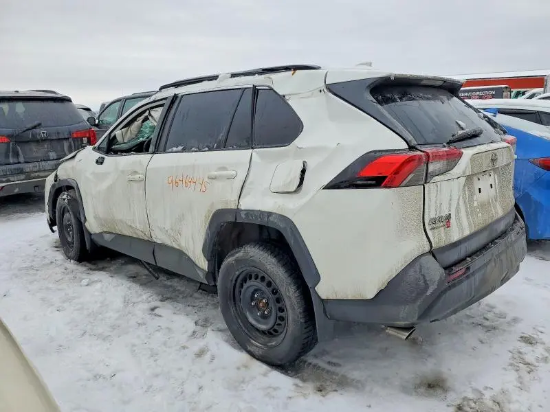 2022 TOYOTA RAV4 XLE  