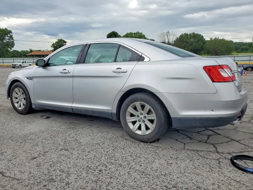 2011 FORD TAURUS SE  