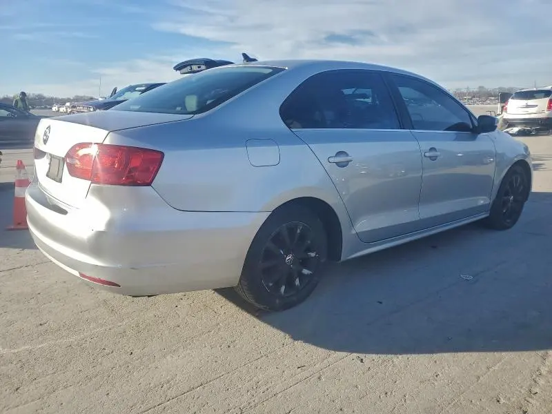 2013 VOLKSWAGEN JETTA SE  