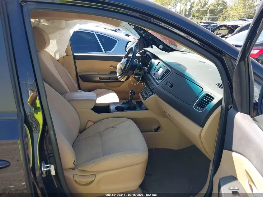 2016 KIA SEDONA LX