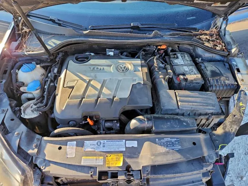 2011 VOLKSWAGEN GOLF   