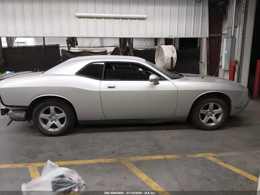 2010 DODGE CHALLENGER SE
