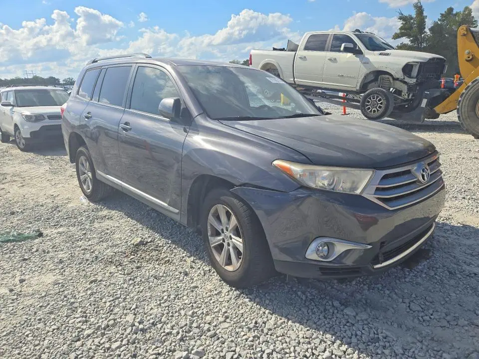 2013 TOYOTA HIGHLANDER PLUS  