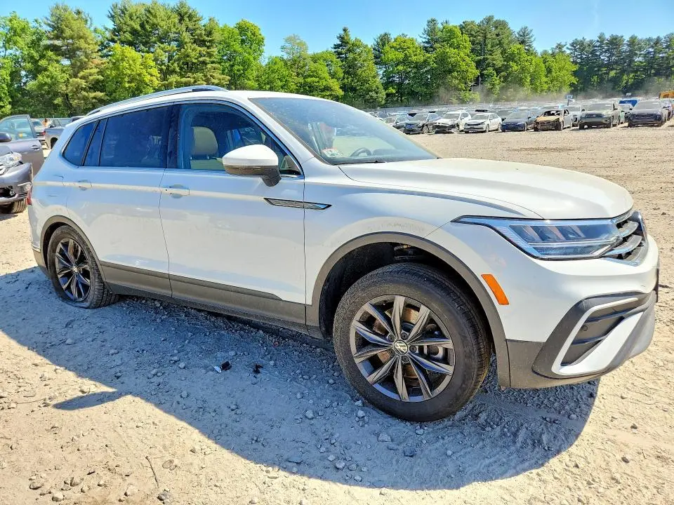 2022 VOLKSWAGEN TIGUAN SE  