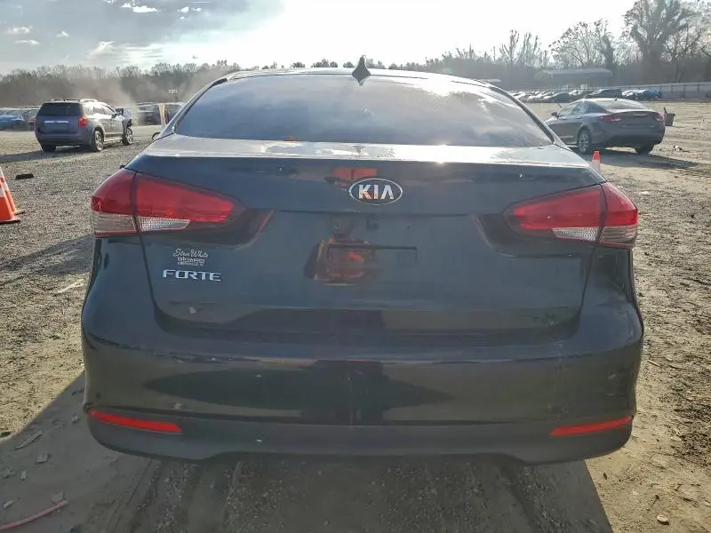 2018 KIA FORTE LX  