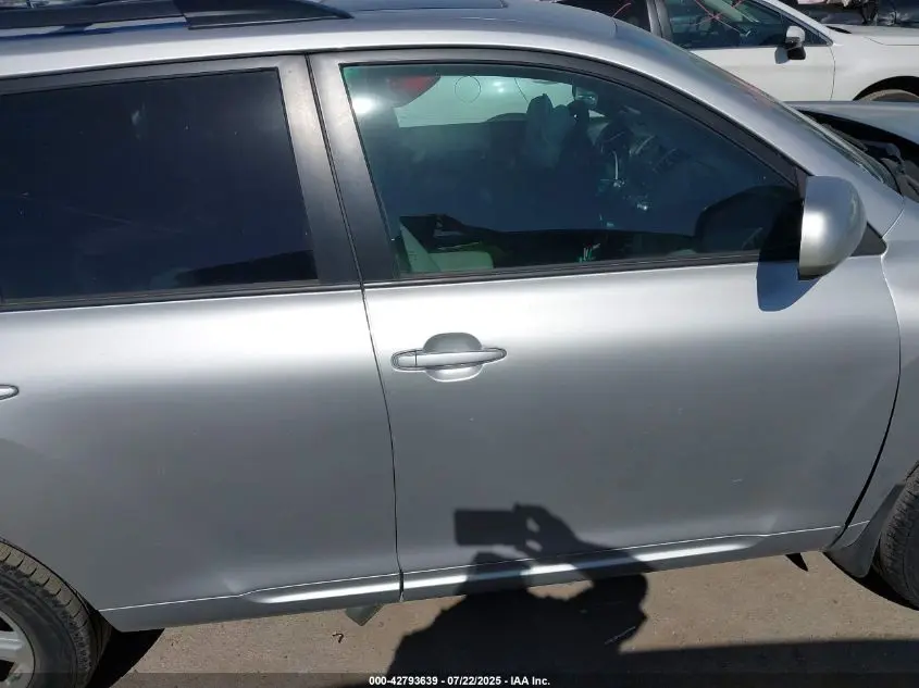 2010 TOYOTA HIGHLANDER SE