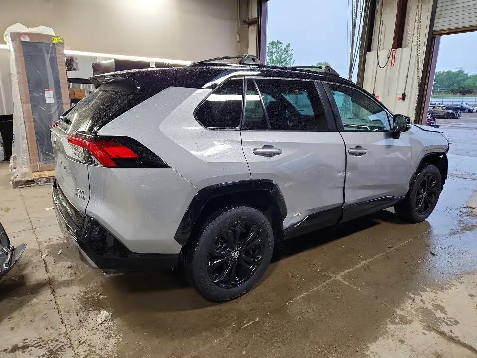 2022 TOYOTA RAV4 XSE  