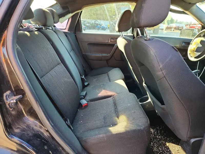2010 FORD FOCUS SE  