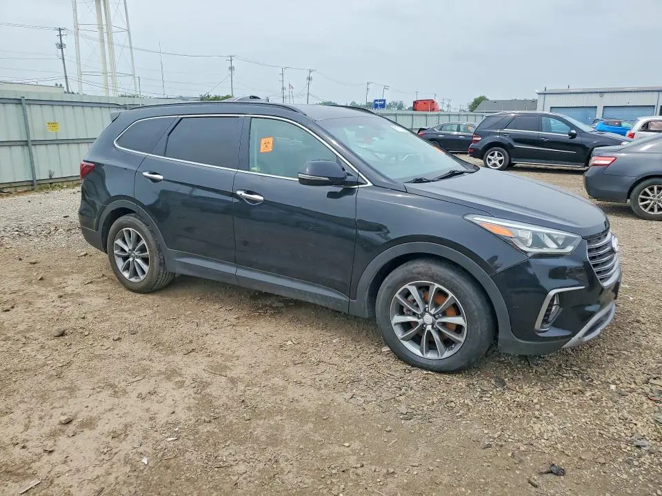 2018 HYUNDAI SANTA FE SE  