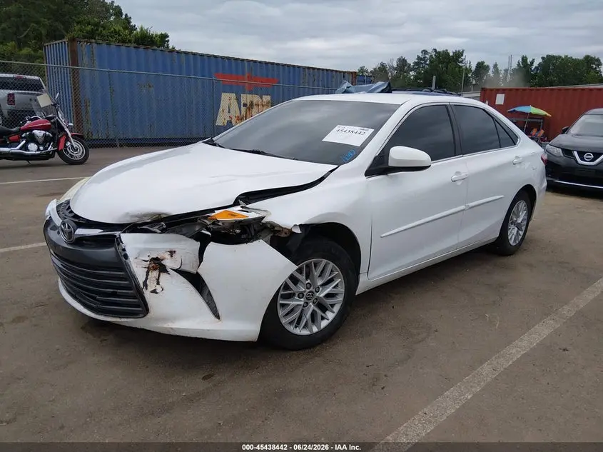 2016 TOYOTA CAMRY LE