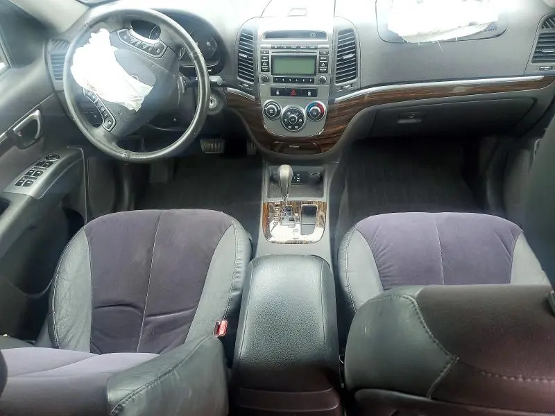 2011 HYUNDAI SANTA FE SE  