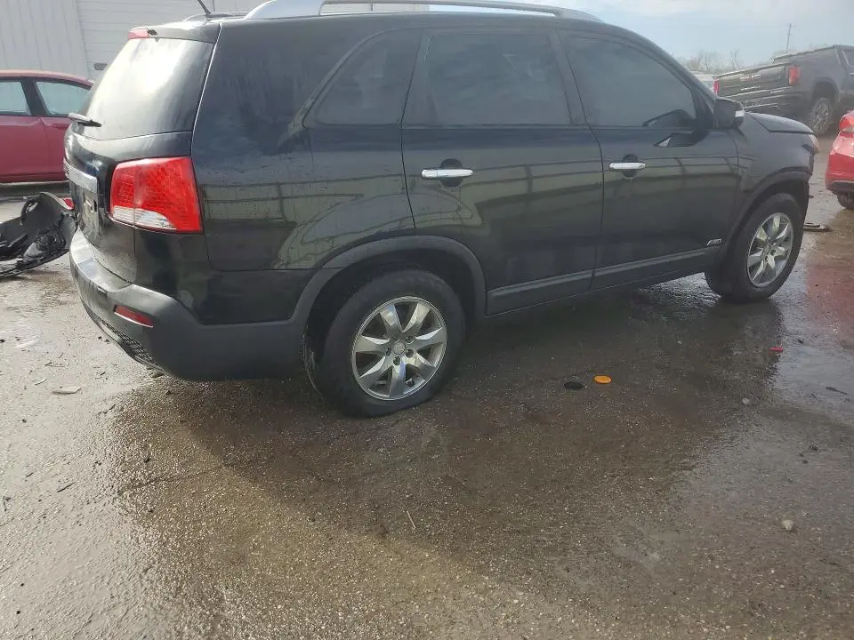 2011 KIA SORENTO LX  