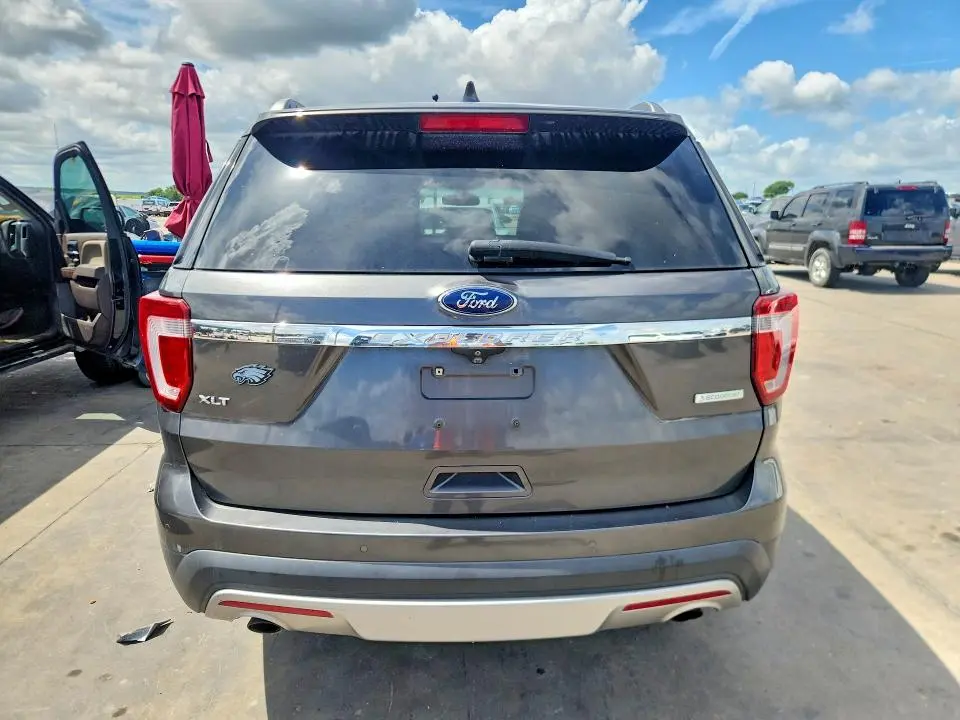 2016 FORD EXPLORER XLT  