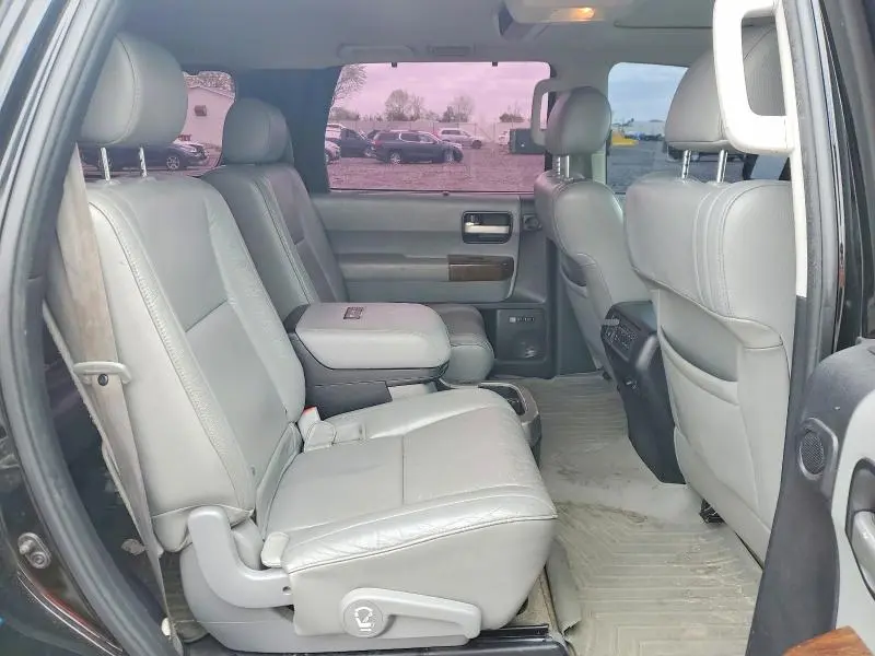 2010 TOYOTA SEQUOIA PLATINUM  