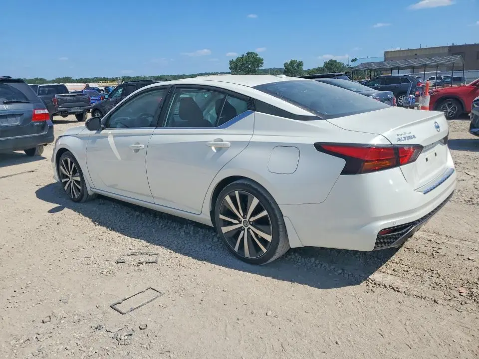 2022 NISSAN ALTIMA SR  