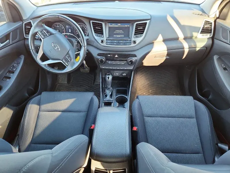 2018 HYUNDAI TUCSON SE  