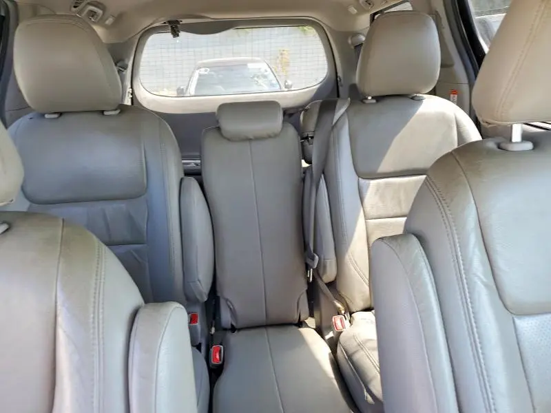 2015 TOYOTA SIENNA LE  