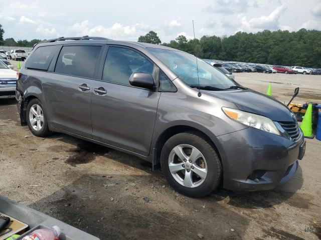 2013 TOYOTA SIENNA LE