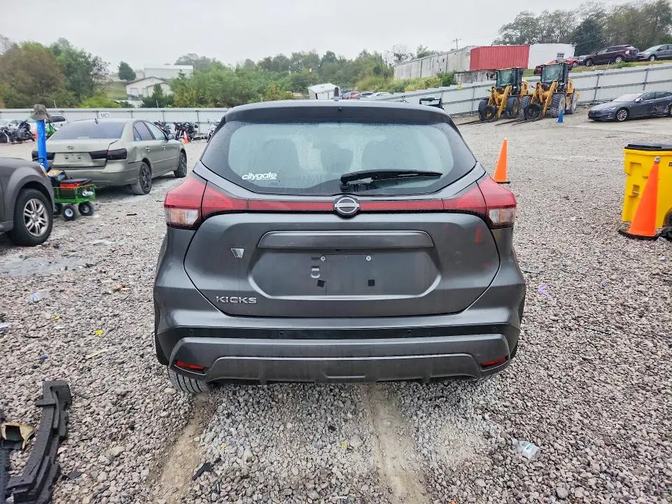 2023 NISSAN KICKS S  