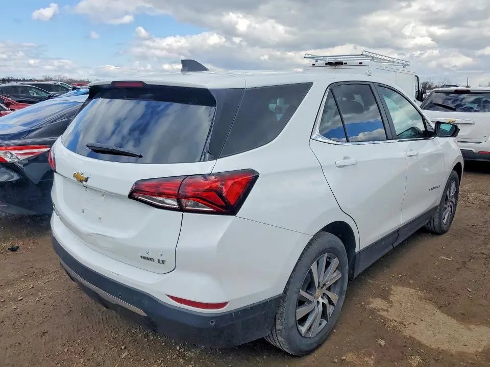 2023 CHEVROLET EQUINOX LT  