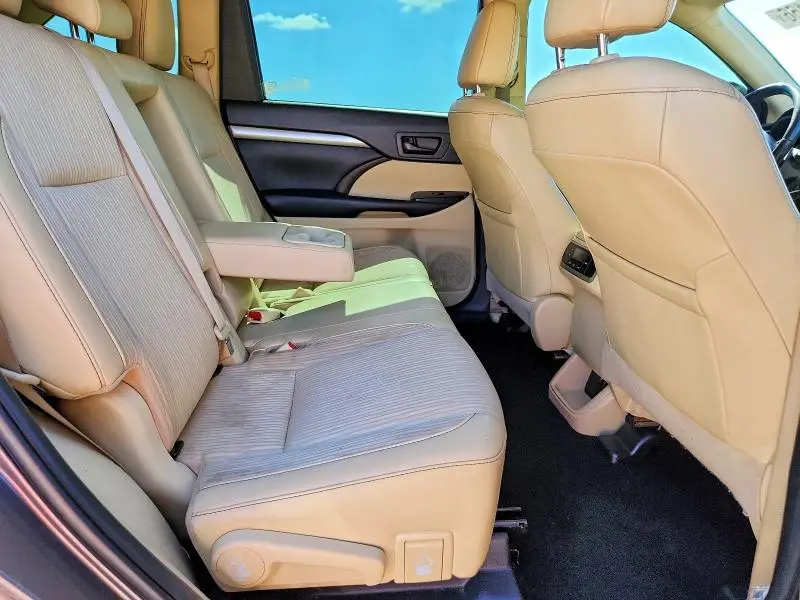 2019 TOYOTA HIGHLANDER LE PLUS  