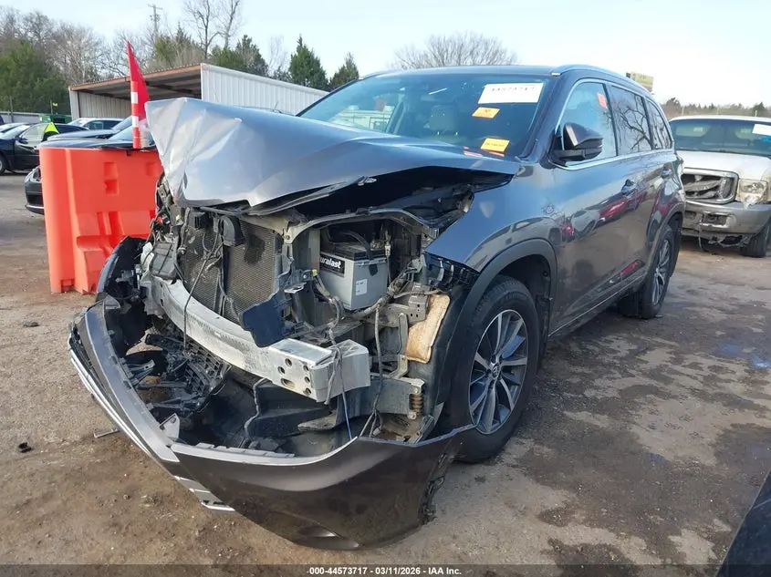 2017 TOYOTA HIGHLANDER XLE