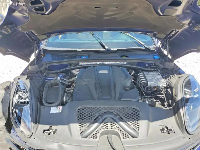 2024 PORSCHE MACAN S  