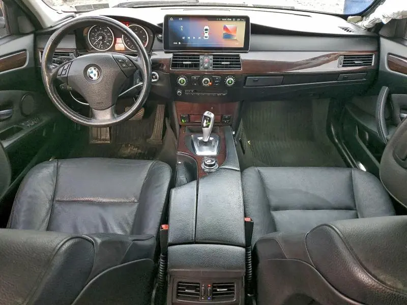 2010 BMW 528 XI  