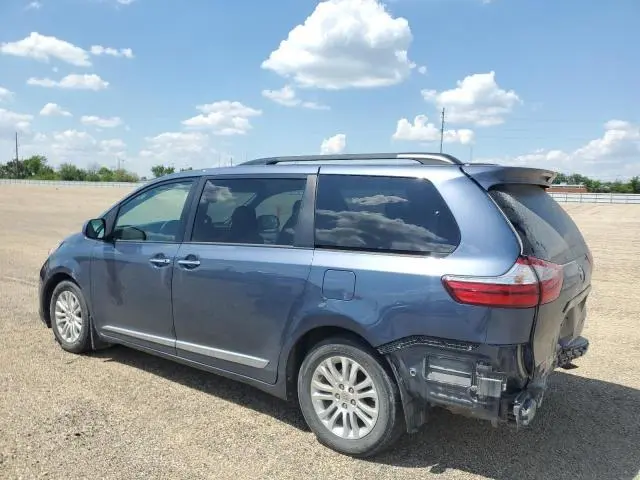 2015 TOYOTA SIENNA XLE