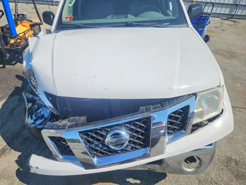 2011 NISSAN FRONTIER S  
