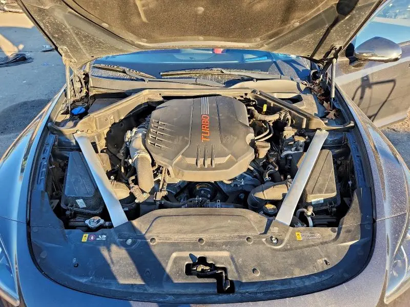 2021 KIA STINGER GT2  