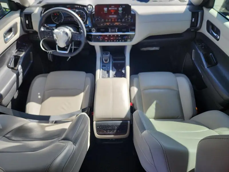 2022 NISSAN PATHFINDER SL  