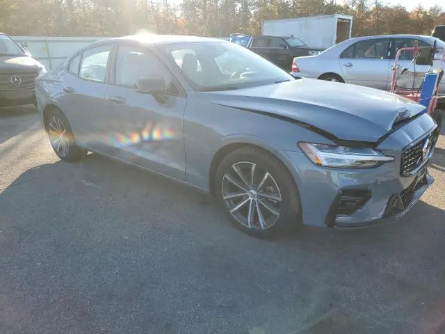 2022 VOLVO S60 B5 MOMENTUM  